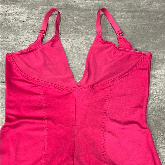 Secret by Victoria’s Secret Curvaceous Push-up Shaping Slip with Panty size M/M - Picture 8 of 10